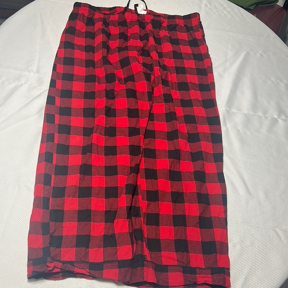 Wondershop Red and Black Plaid Pajama Pants - Picture 7 of 7